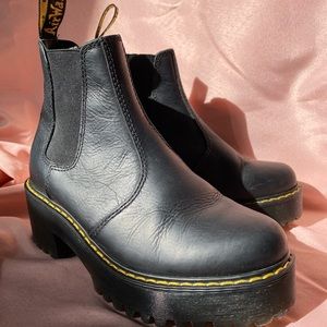 DR. MARTENS ROMETTY WYOMING LEATHER PLATFORM CHELSEA BOOTS